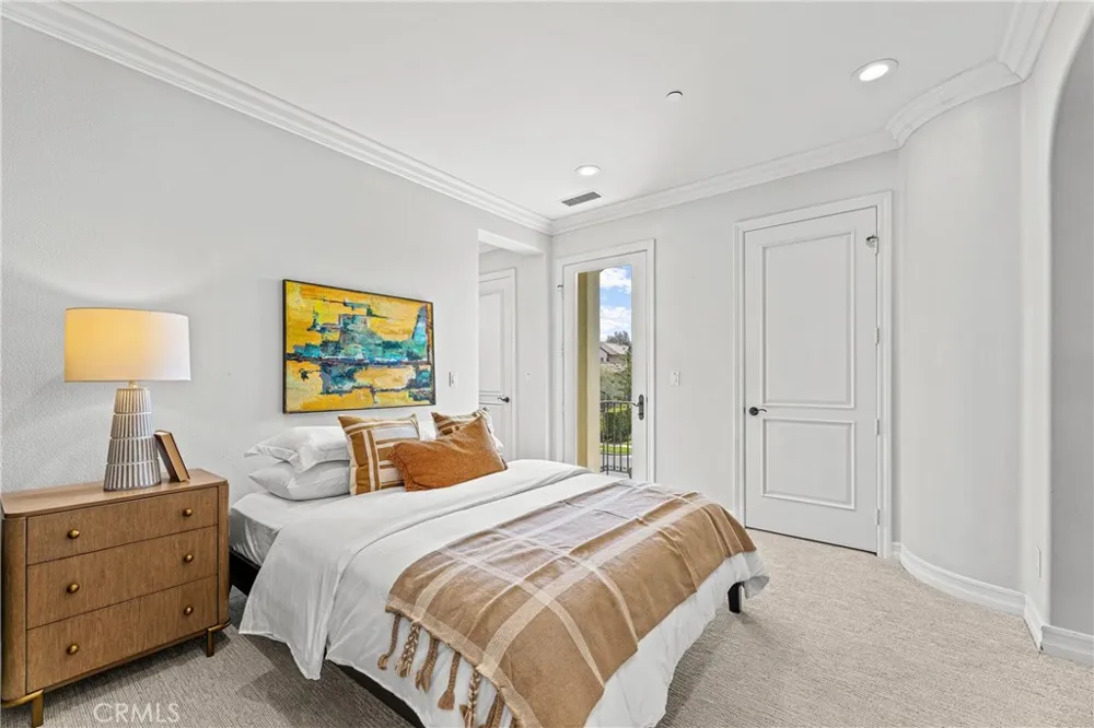 28 Blue Summit Irvine, CA 92603