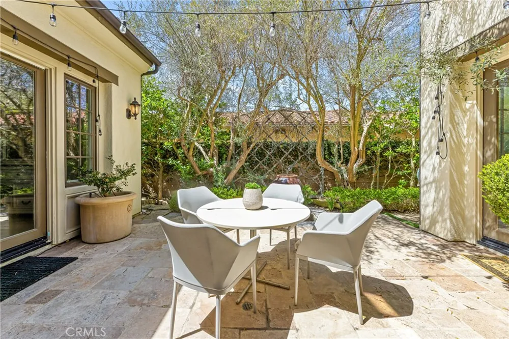 28 Blue Summit Irvine, CA 92603