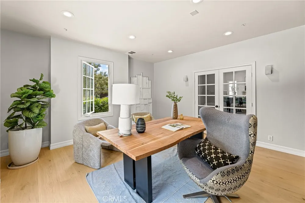 28 Blue Summit Irvine, CA 92603