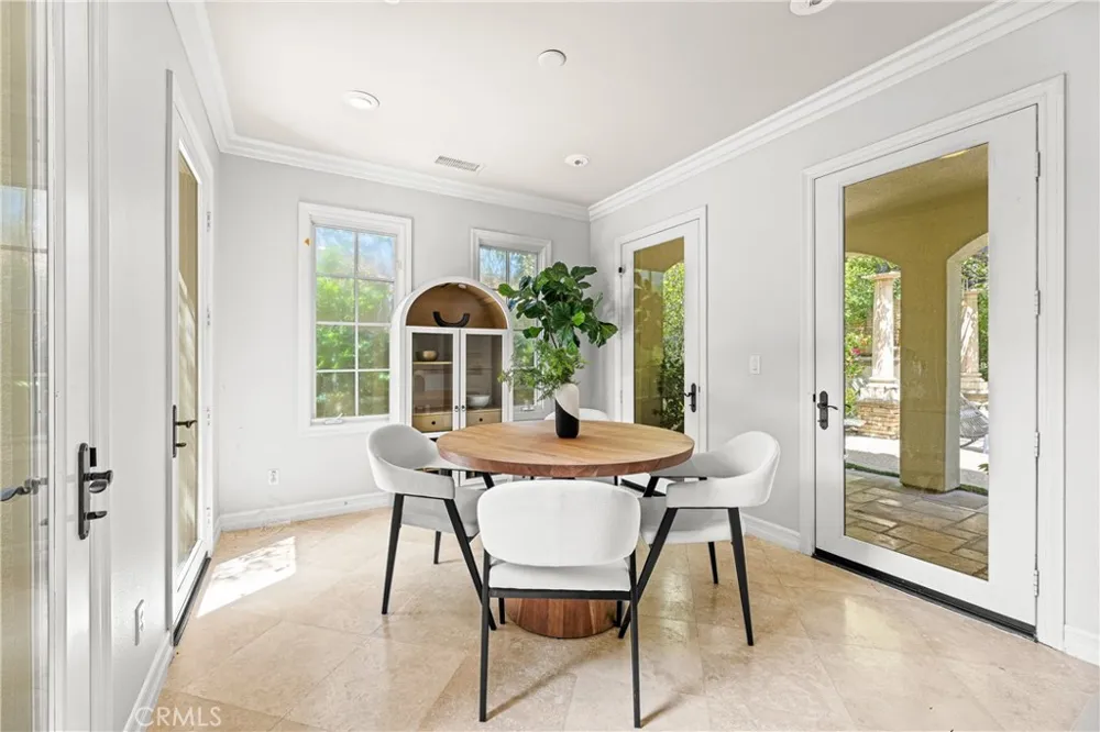 28 Blue Summit Irvine, CA 92603