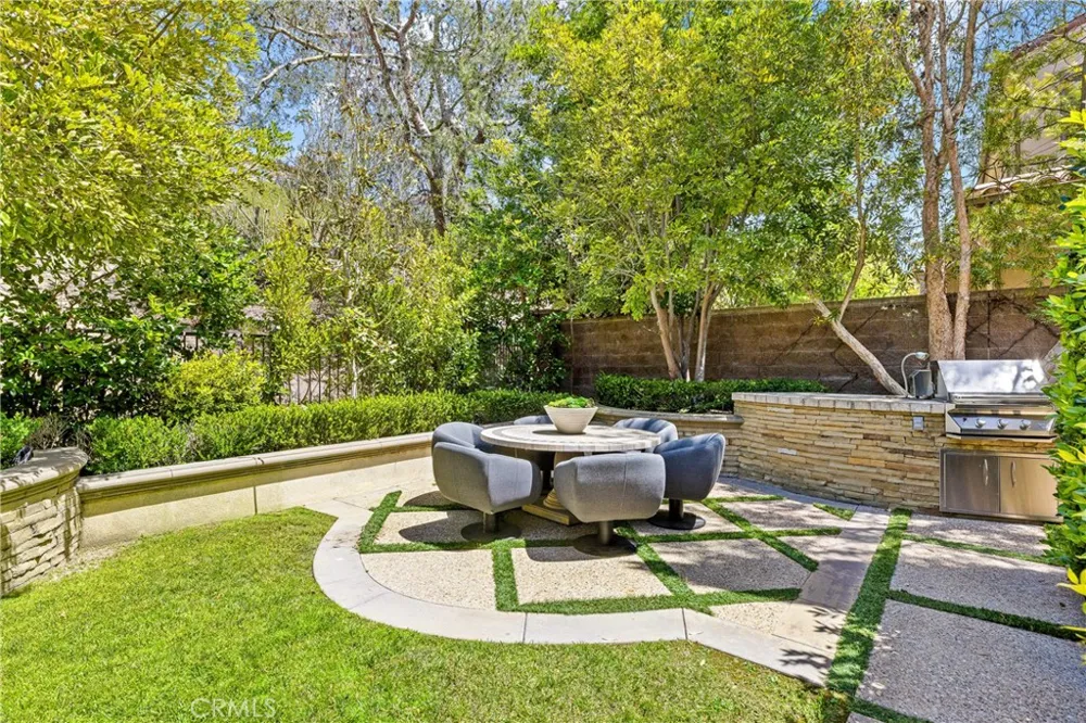 28 Blue Summit Irvine, CA 92603