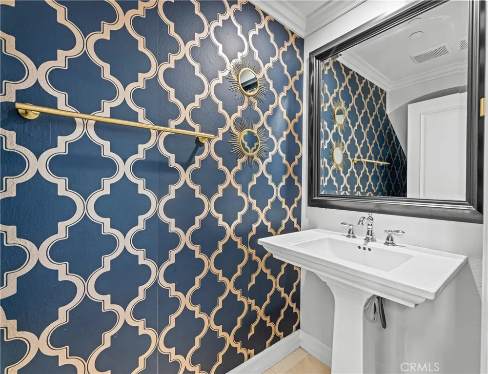 28 Blue Summit Irvine, CA 92603