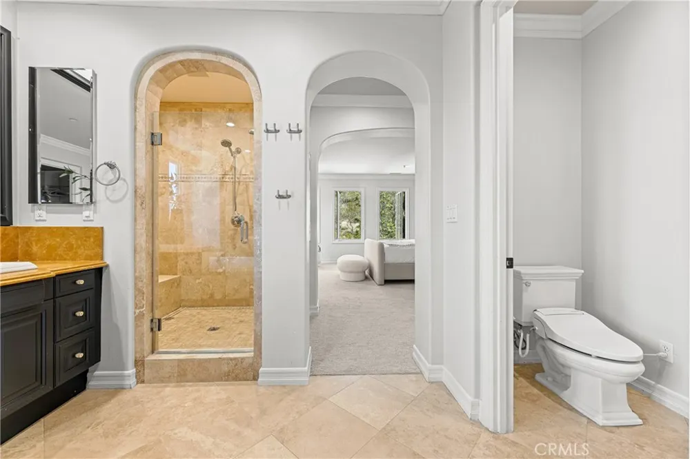 28 Blue Summit Irvine, CA 92603