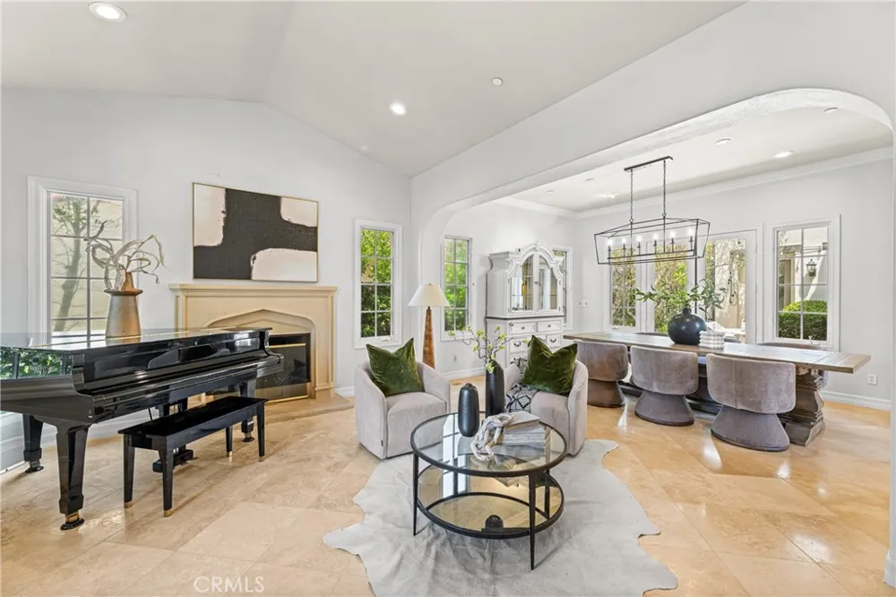 28 Blue Summit Irvine, CA 92603