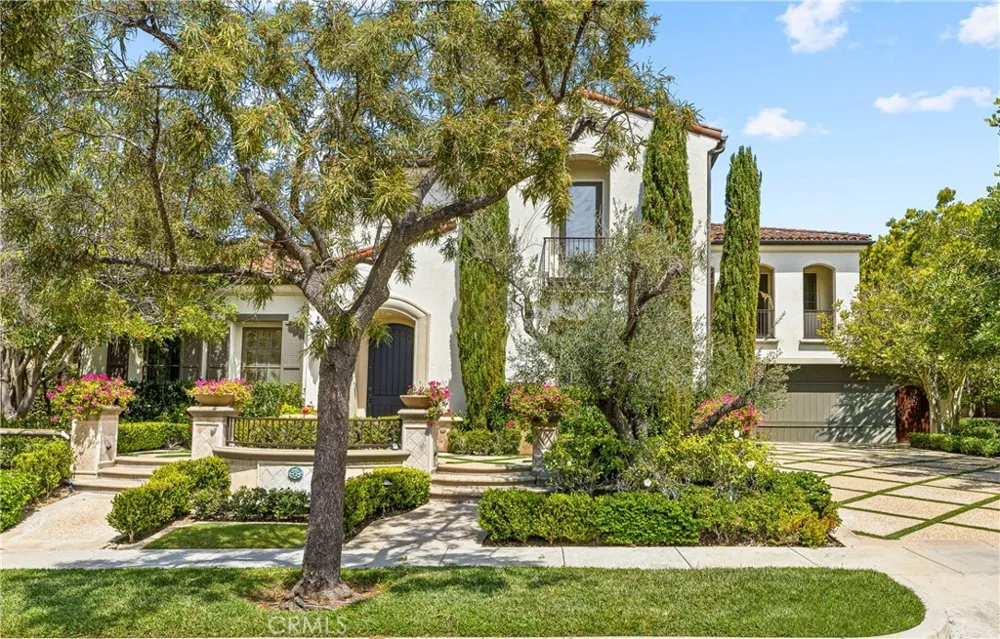 28 Blue Summit Irvine, CA 92603