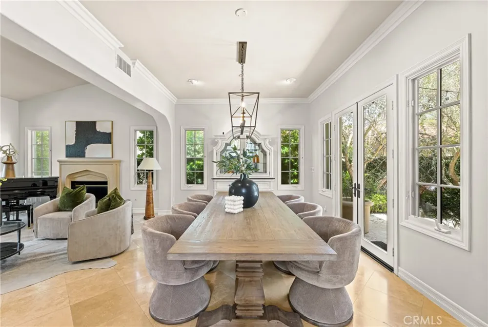 28 Blue Summit Irvine, CA 92603