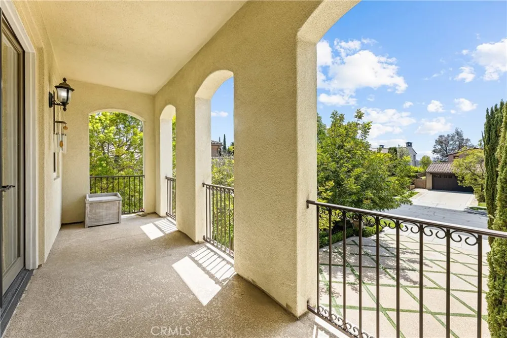 28 Blue Summit Irvine, CA 92603