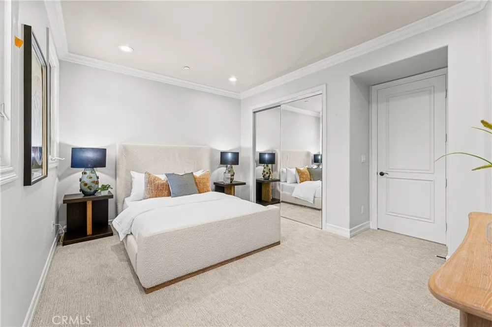 28 Blue Summit Irvine, CA 92603