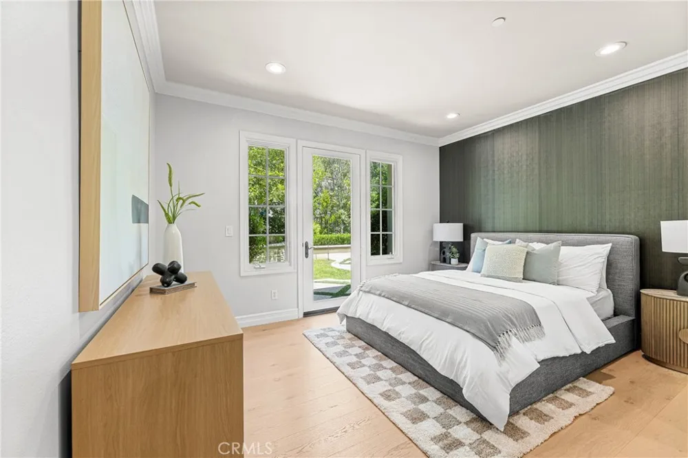 28 Blue Summit Irvine, CA 92603