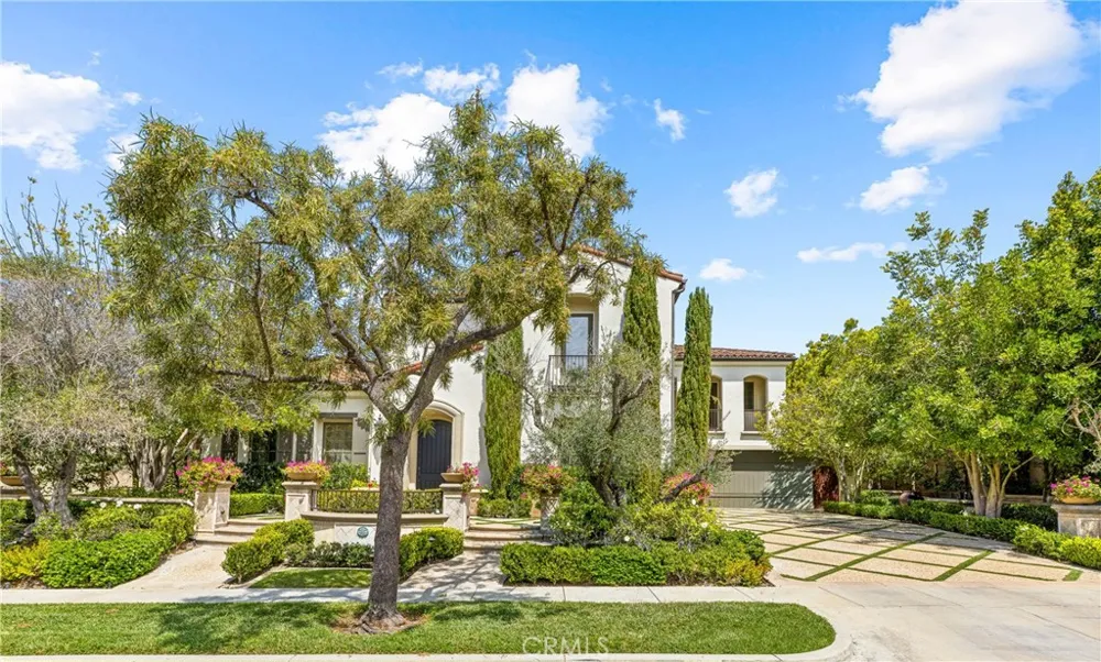 28 Blue Summit Irvine, CA 92603