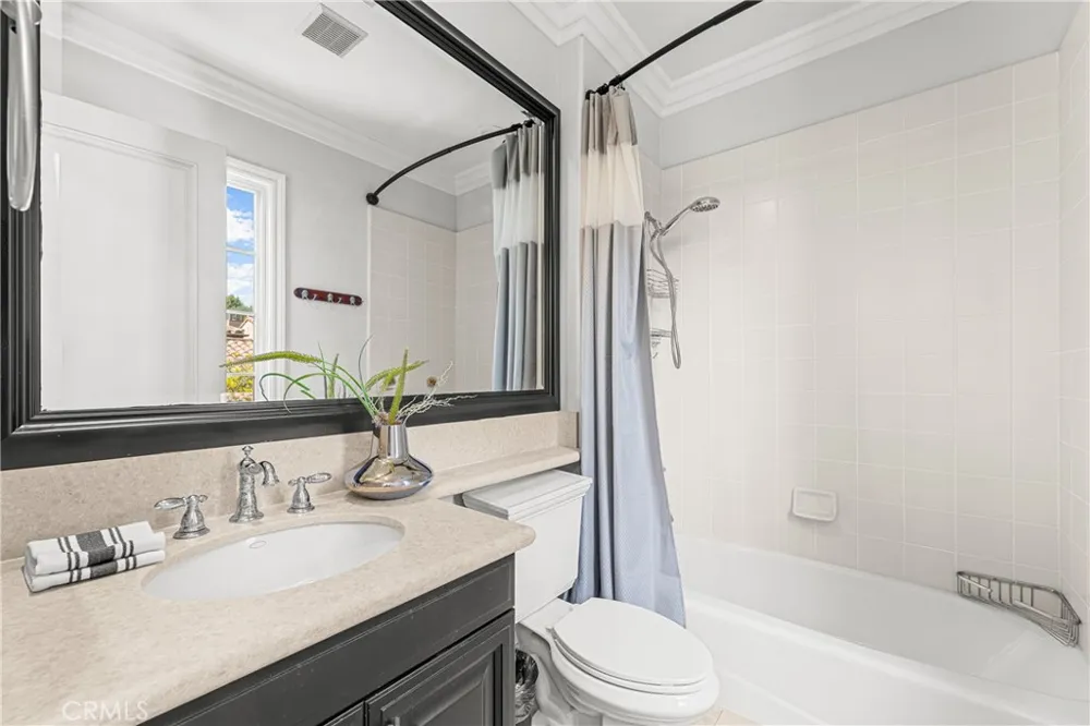 28 Blue Summit Irvine, CA 92603