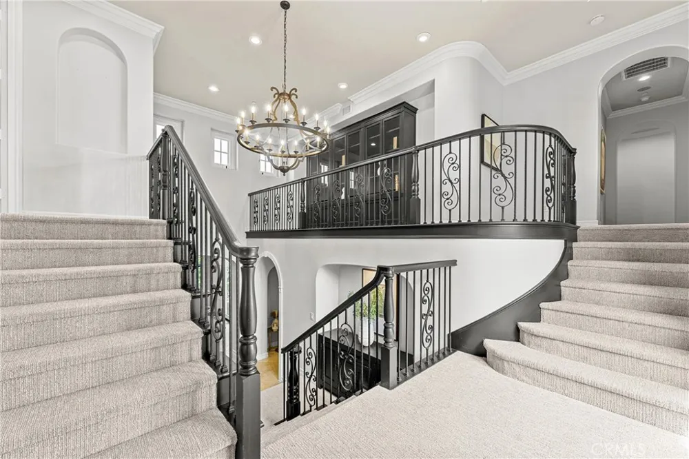 28 Blue Summit Irvine, CA 92603