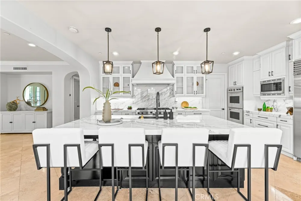 28 Blue Summit Irvine, CA 92603