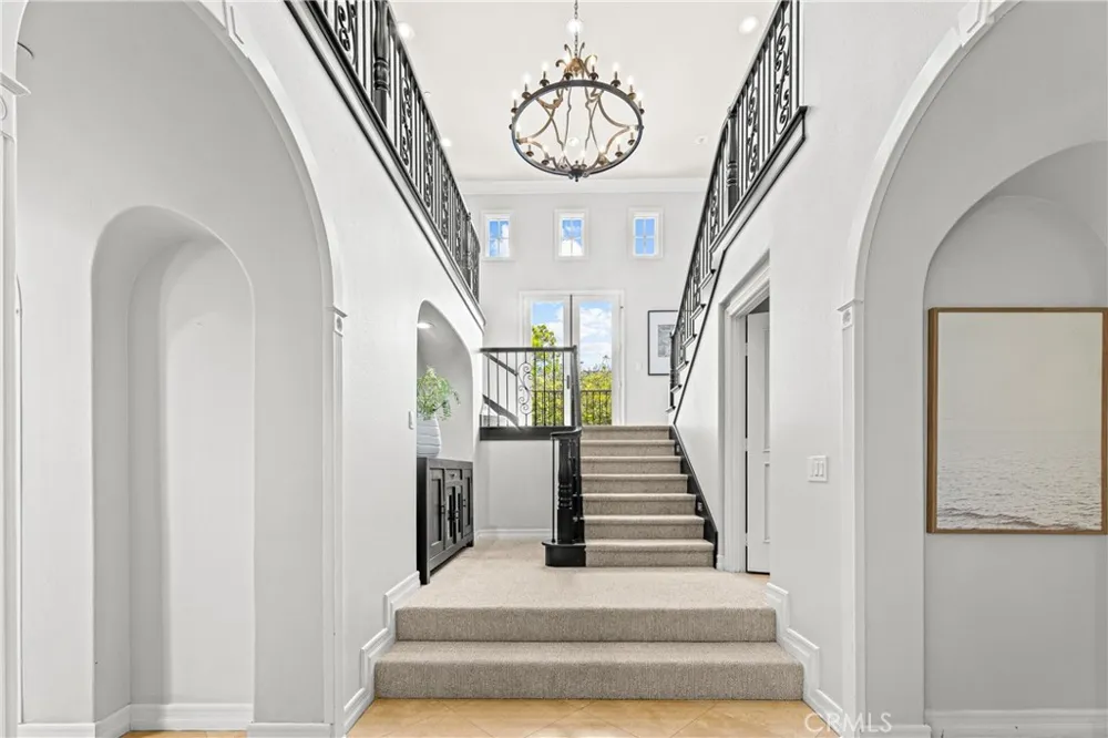 28 Blue Summit Irvine, CA 92603