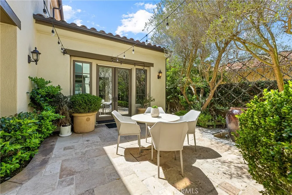 28 Blue Summit Irvine, CA 92603
