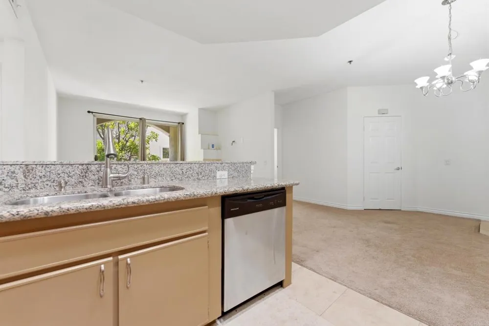 680 Camino De La Reina #2201 San Diego, CA 92108