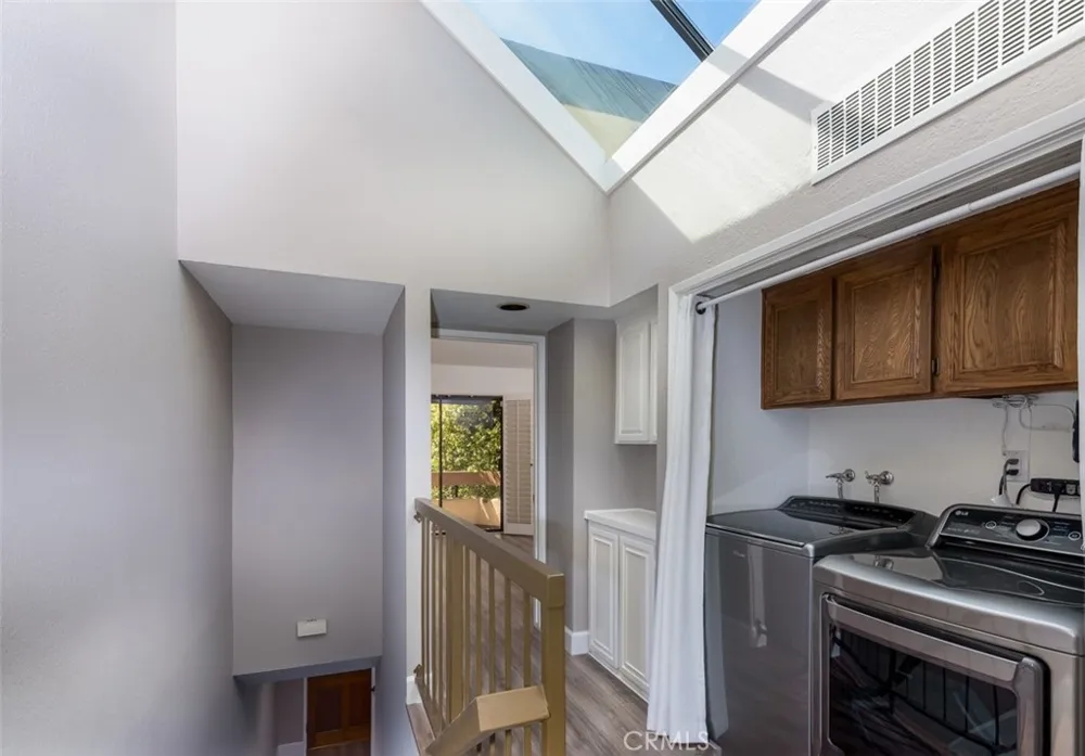 3333 Primera Avenue #B Hollywood Hills East, CA 90068