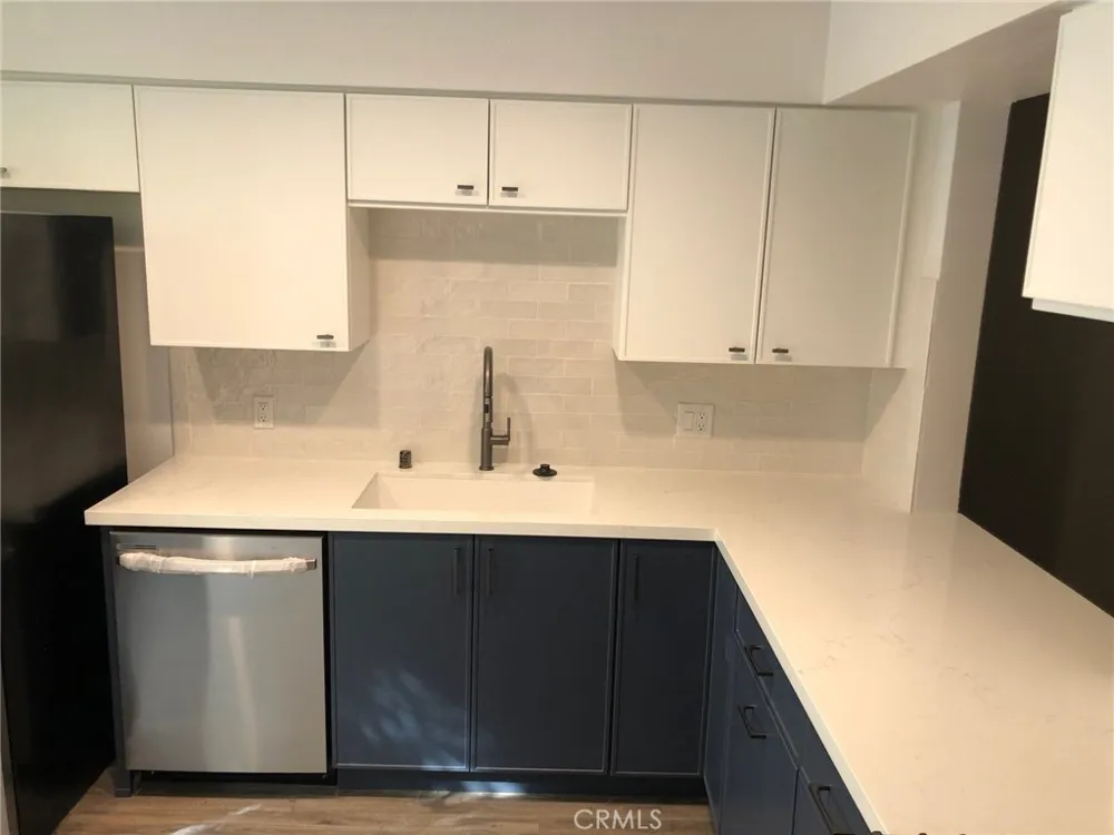3333 Primera Avenue #B Hollywood Hills East, CA 90068