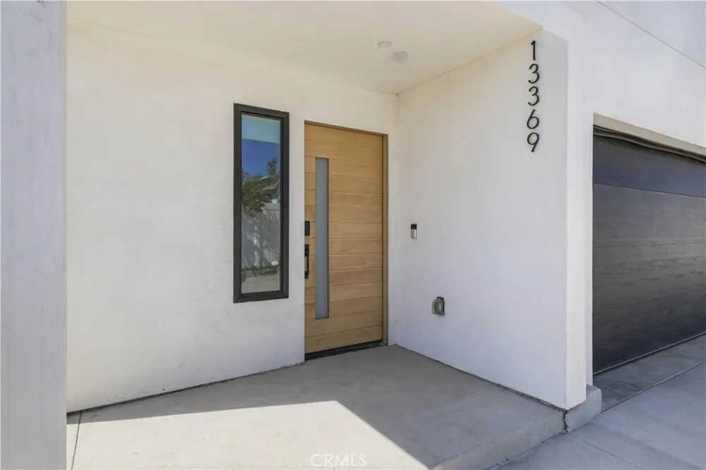 13369 W Cellest Parkway Pacoima, CA 91331
