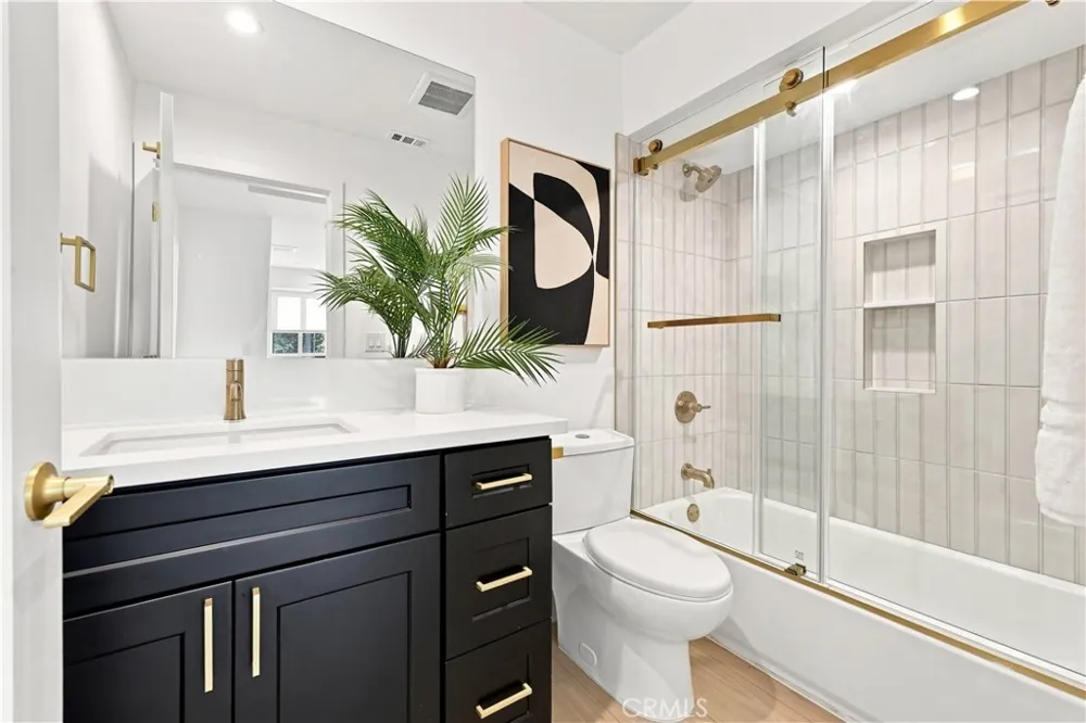 13369 W Cellest Parkway Pacoima, CA 91331
