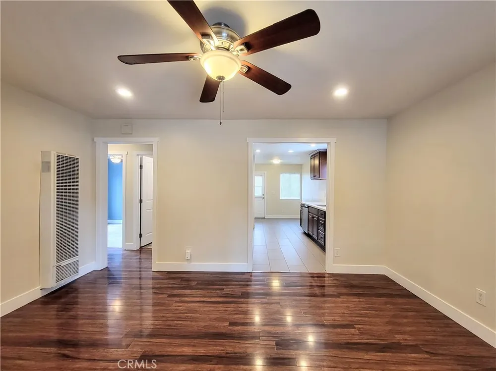 8429 Somerset Blvd. Paramount, CA 90723