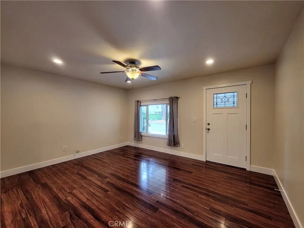 8429 Somerset Blvd. Paramount, CA 90723