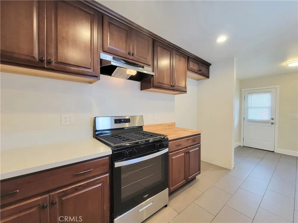 8429 Somerset Blvd. Paramount, CA 90723