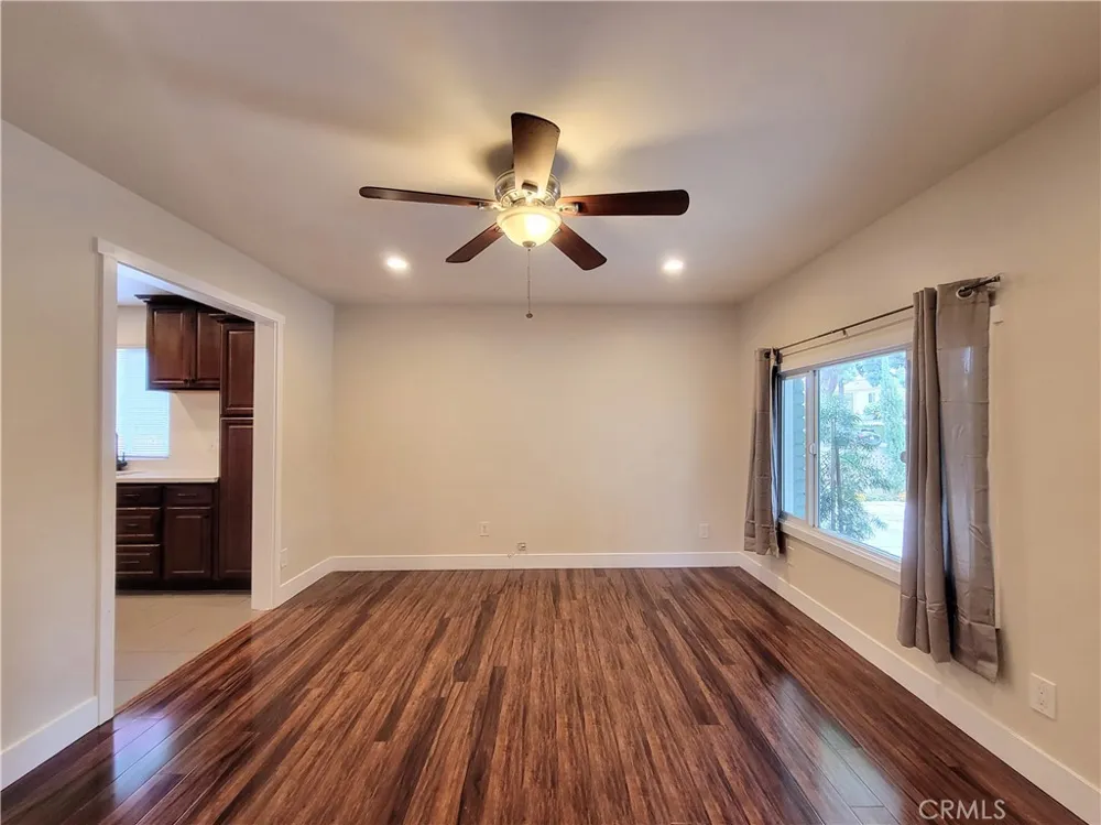 8429 Somerset Blvd. Paramount, CA 90723