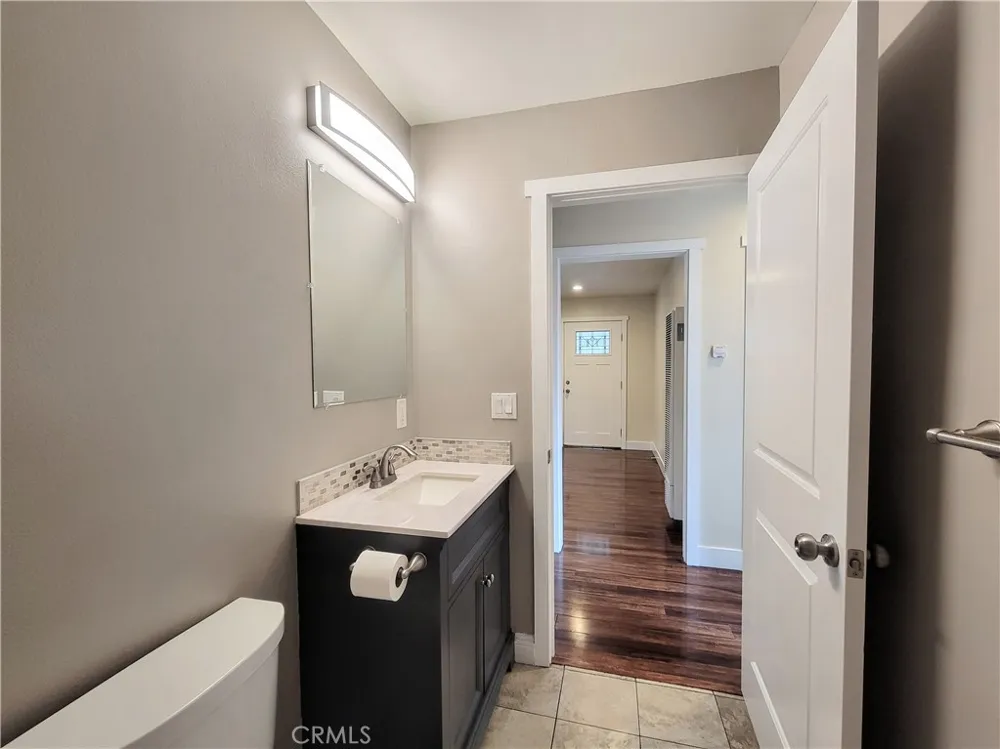 8429 Somerset Blvd. Paramount, CA 90723