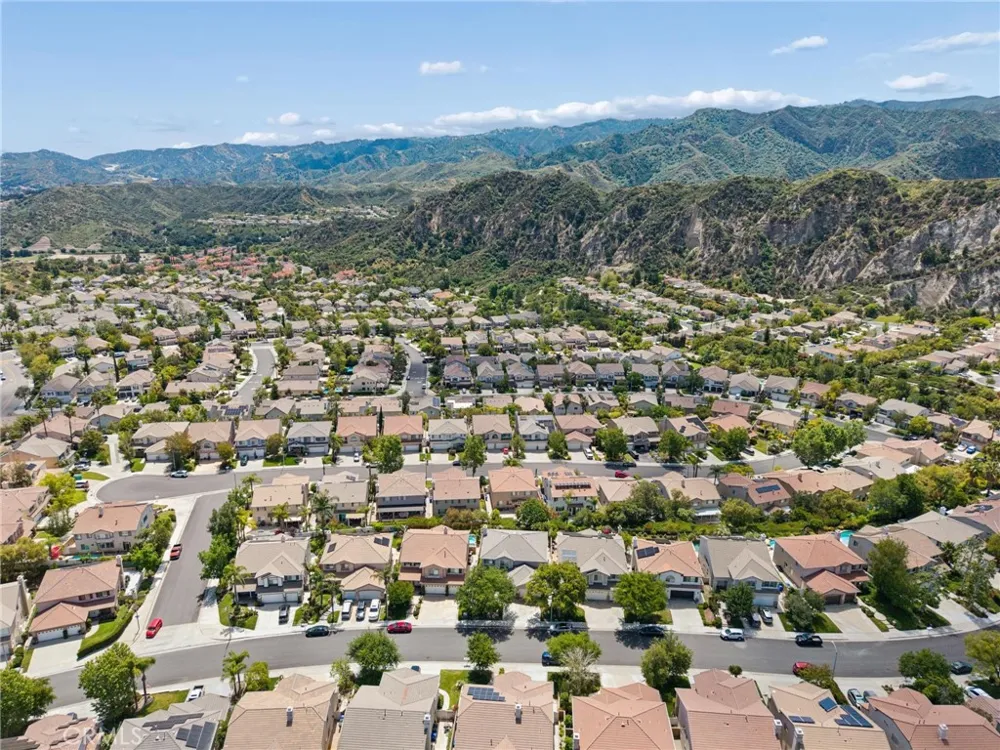 25716 Hood Way Stevenson Ranch, CA 91381