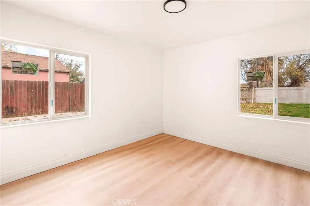 407 4th Bakersfield, CA 93304
