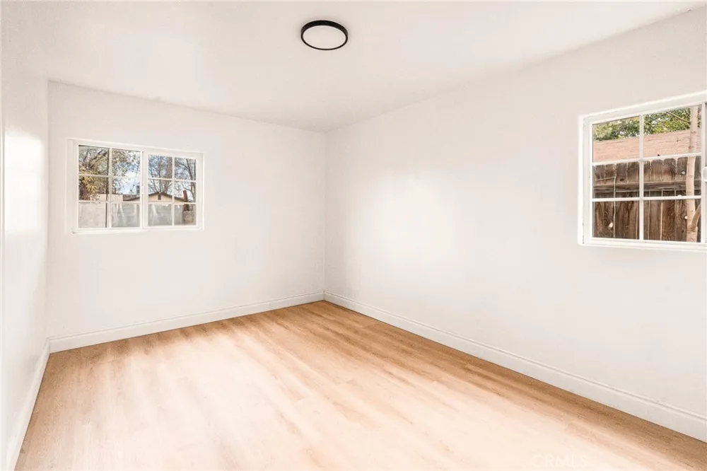 407 4th Bakersfield, CA 93304
