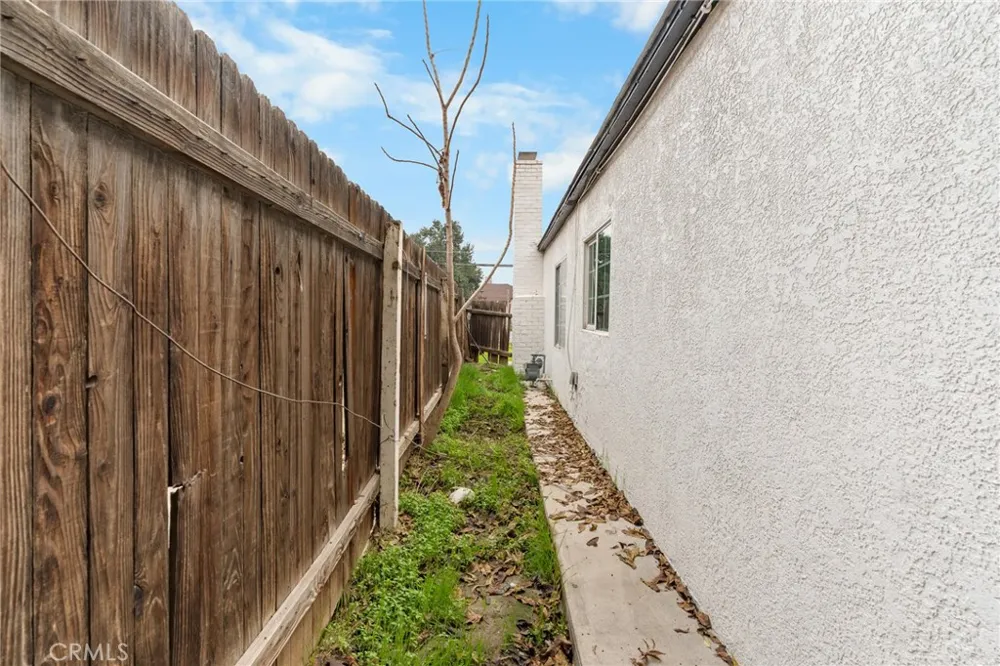 407 4th Bakersfield, CA 93304