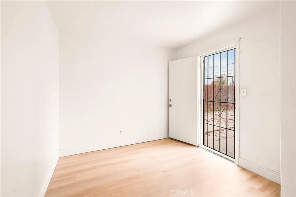 407 4th Bakersfield, CA 93304