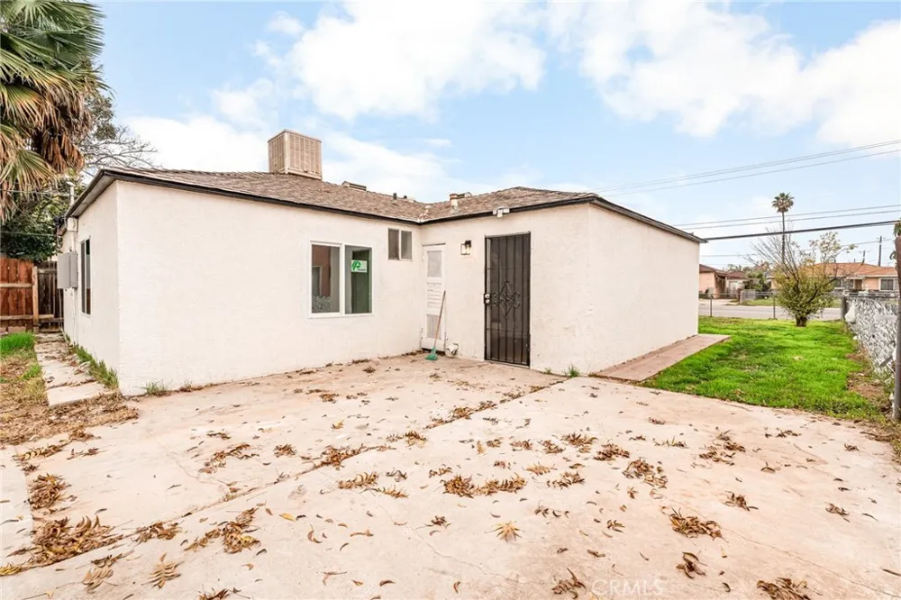 407 4th Bakersfield, CA 93304