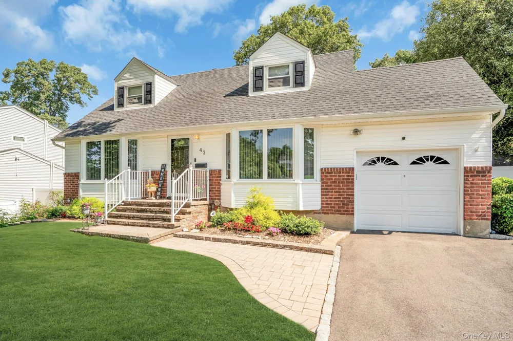 43 Genesee Drive Commack, NY 11725