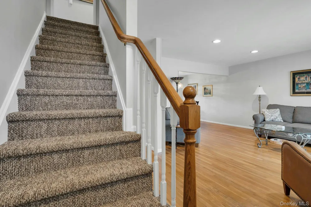 43 Genesee Drive Commack, NY 11725