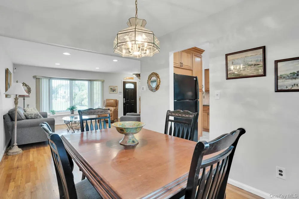 43 Genesee Drive Commack, NY 11725