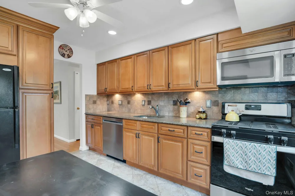 43 Genesee Drive Commack, NY 11725