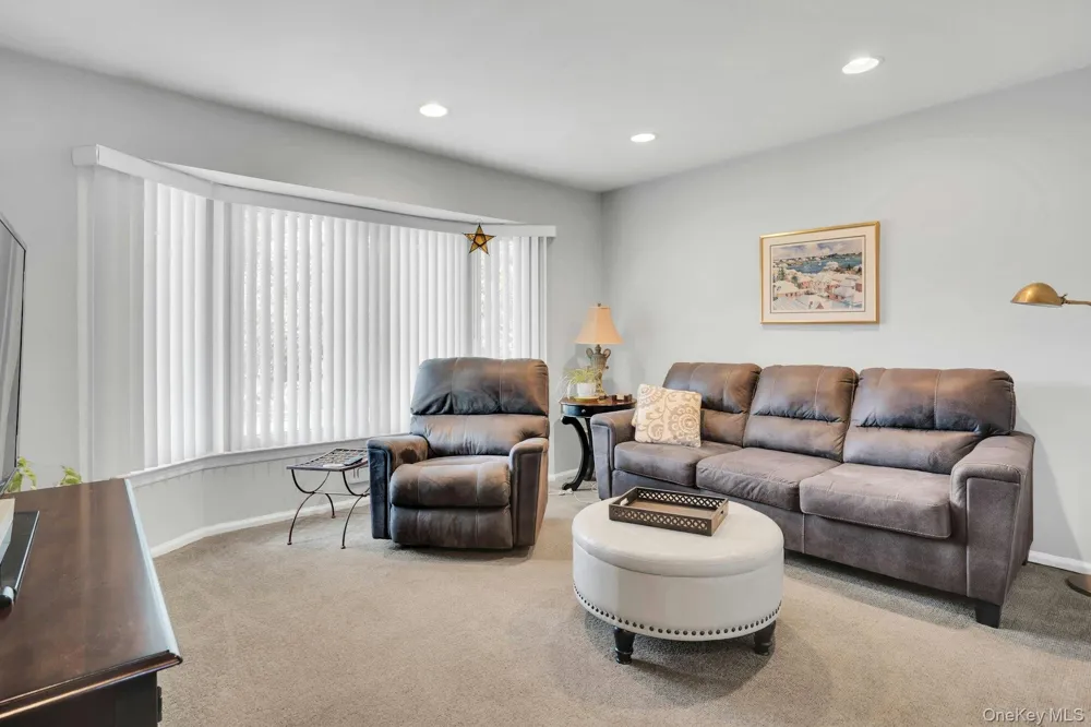 43 Genesee Drive Commack, NY 11725