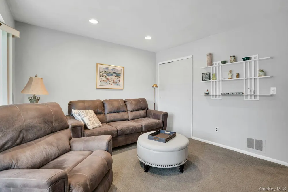 43 Genesee Drive Commack, NY 11725