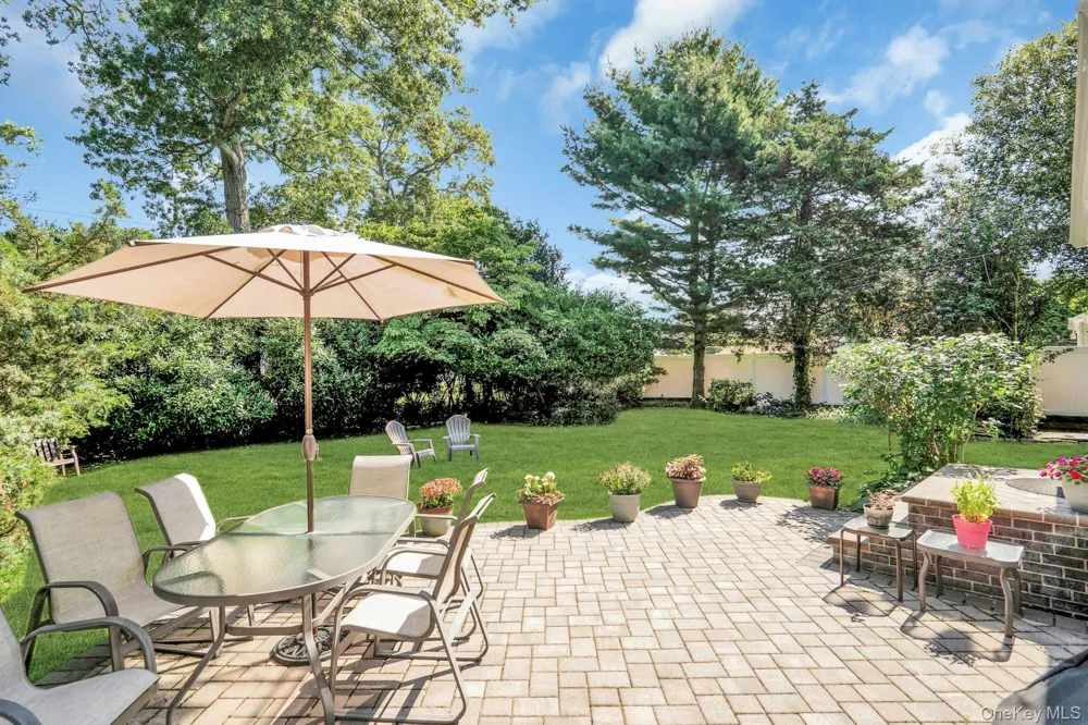 43 Genesee Drive Commack, NY 11725