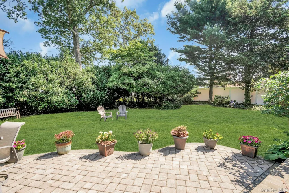 43 Genesee Drive Commack, NY 11725