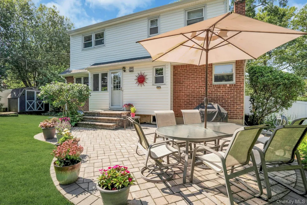 43 Genesee Drive Commack, NY 11725