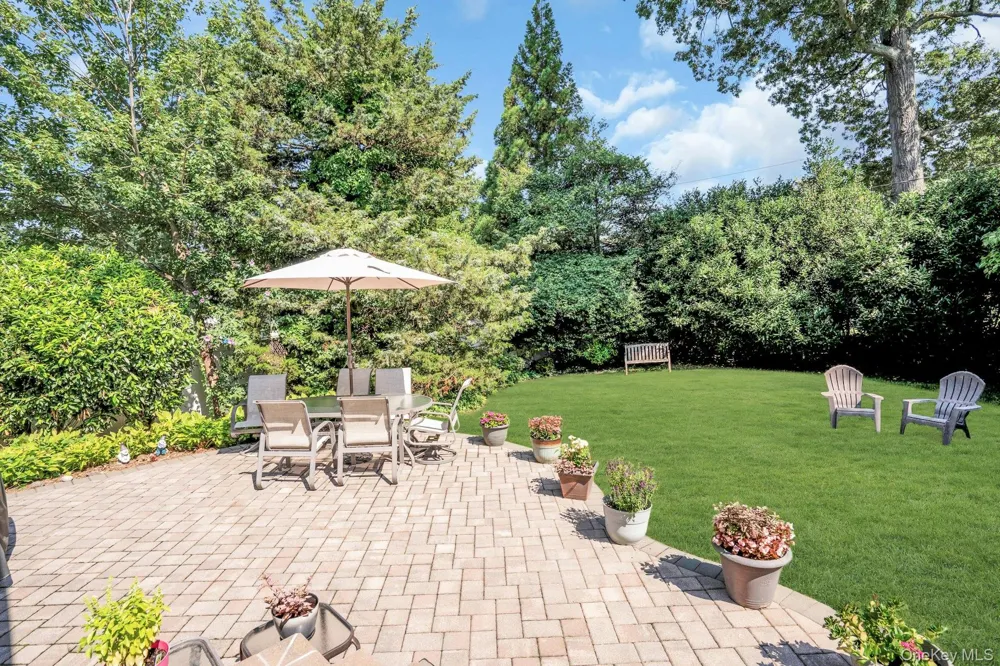43 Genesee Drive Commack, NY 11725