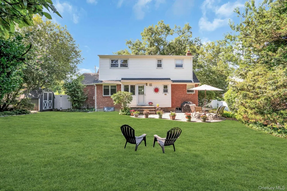 43 Genesee Drive Commack, NY 11725