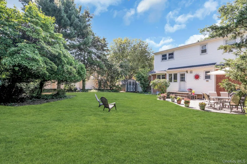 43 Genesee Drive Commack, NY 11725