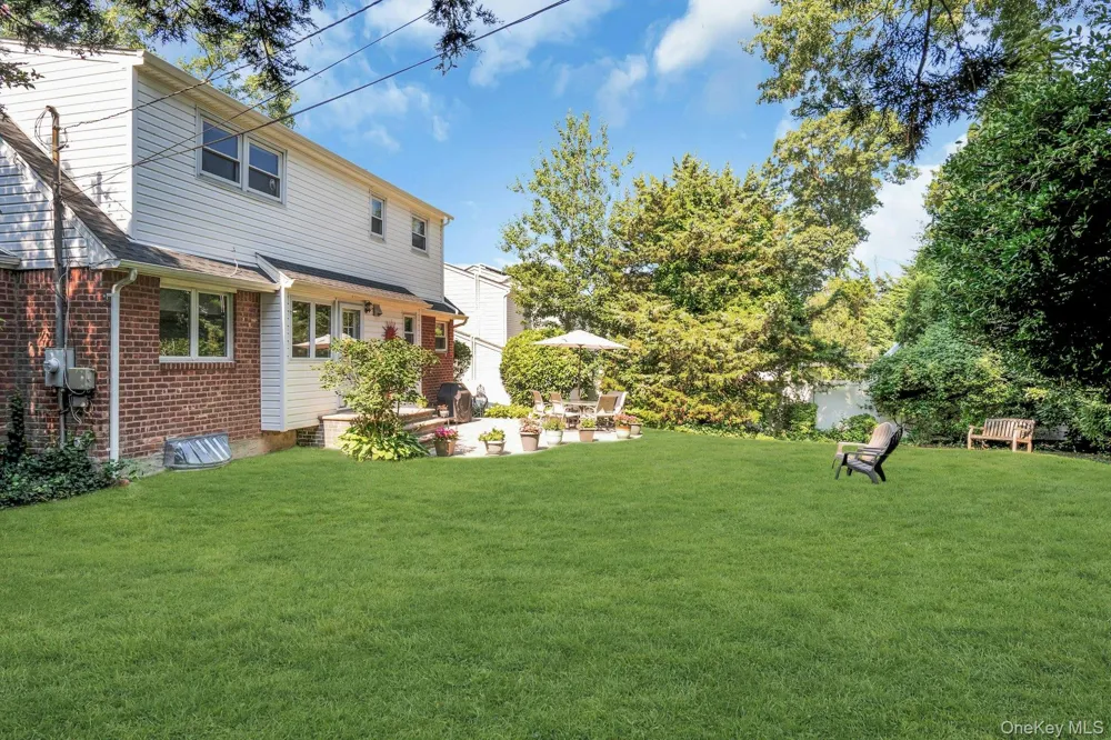 43 Genesee Drive Commack, NY 11725