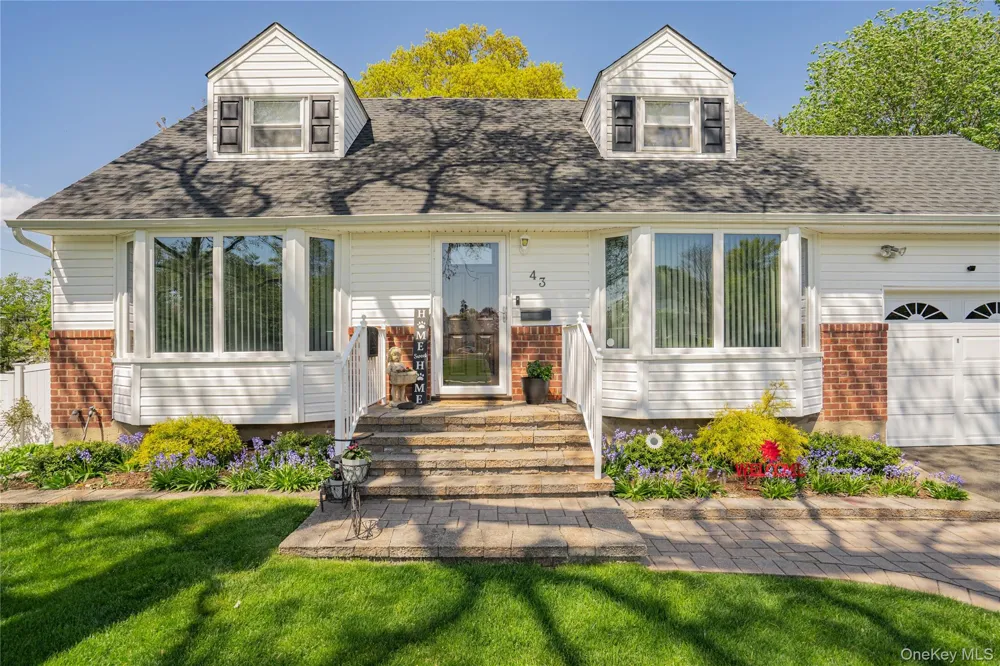 43 Genesee Drive Commack, NY 11725