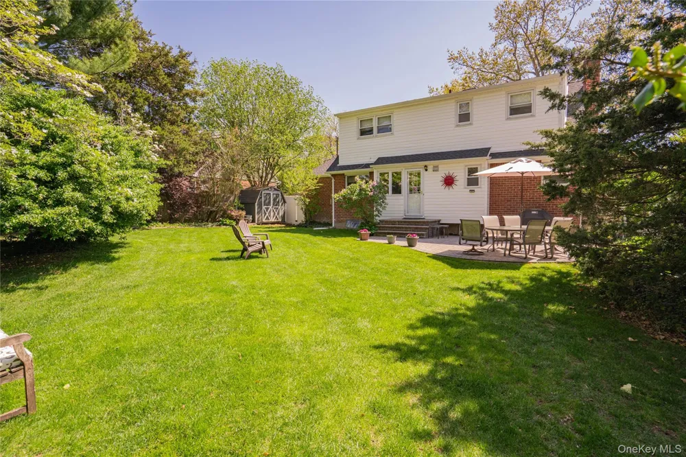 43 Genesee Drive Commack, NY 11725